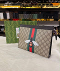 Male Hand Pouch-04