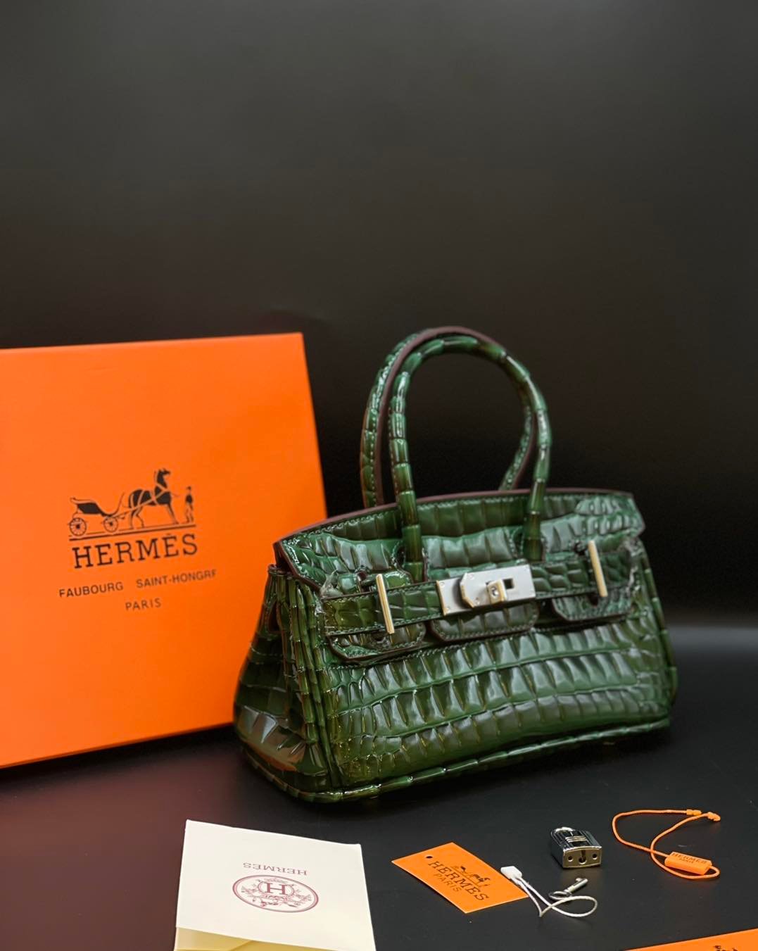 Hermès Birkin 30 Bag in Green Crocodile Leather