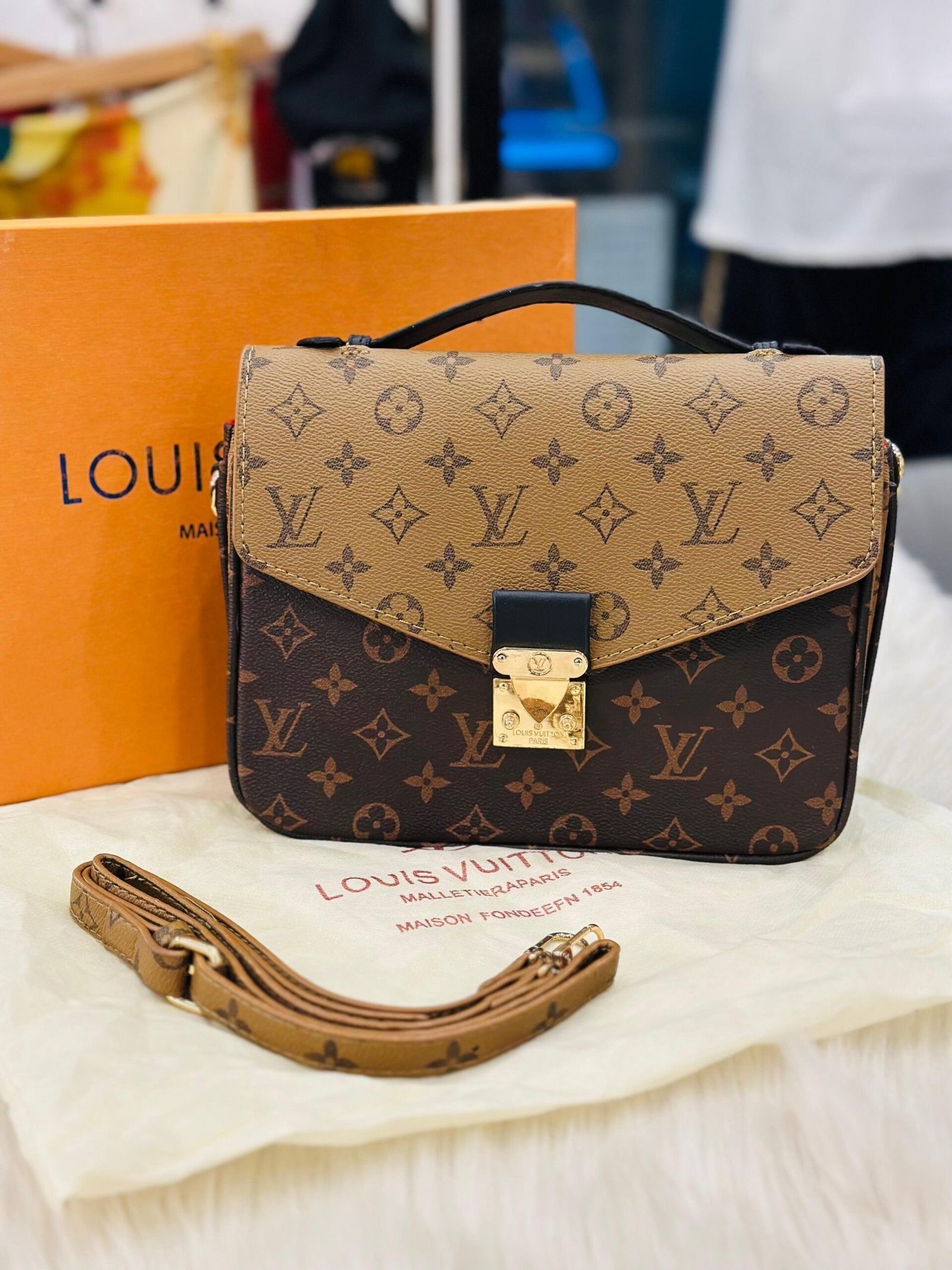 HAND BAG -220