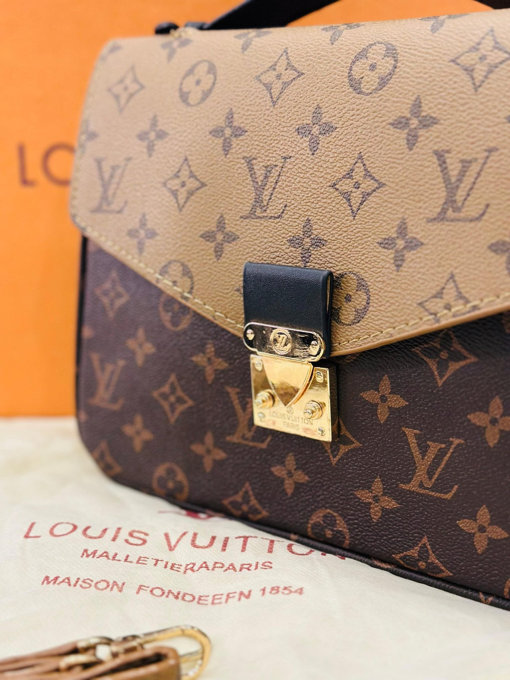 HAND BAG -220