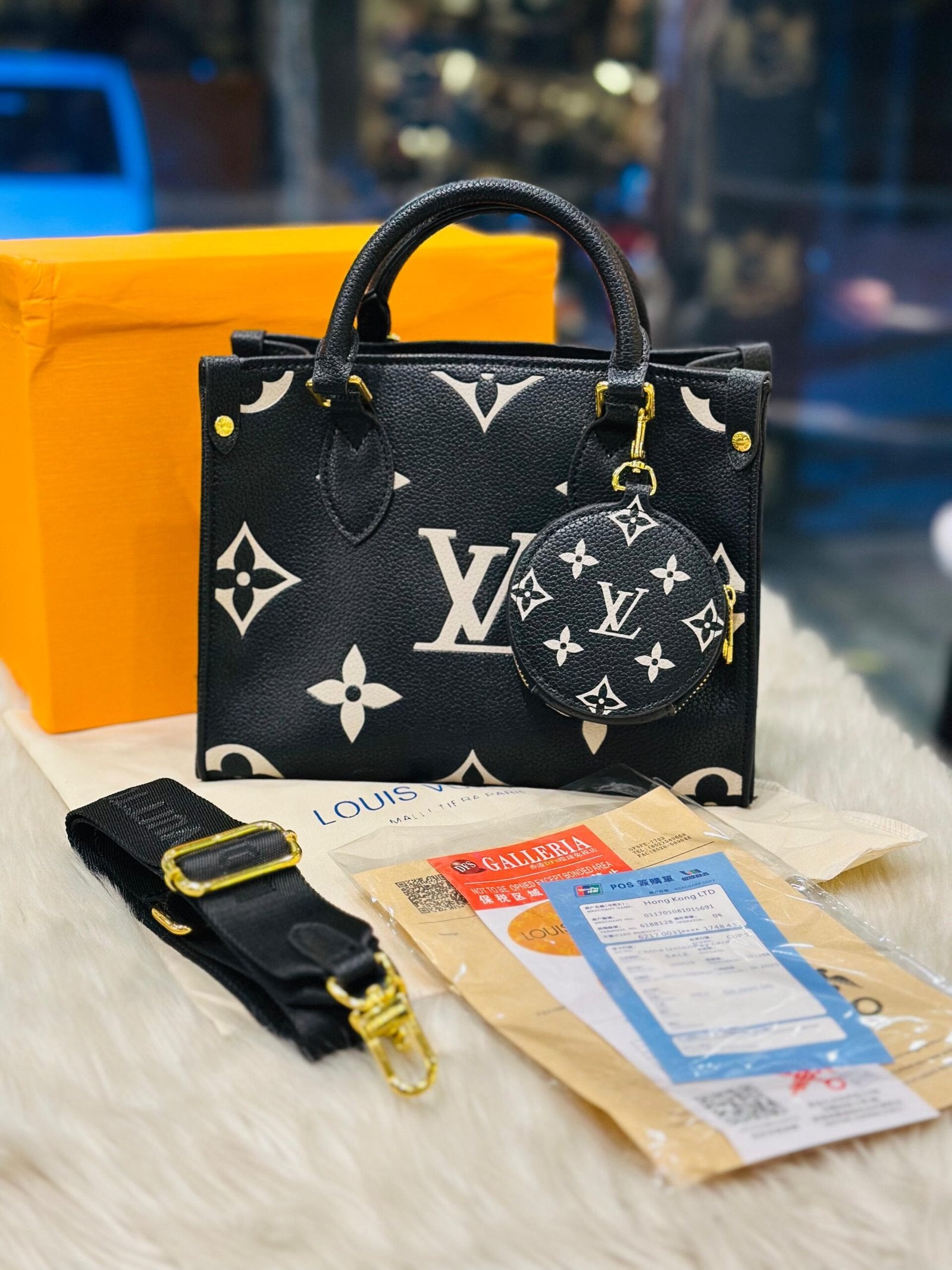 Louis Vuitton Onthego leather handbag mini -219