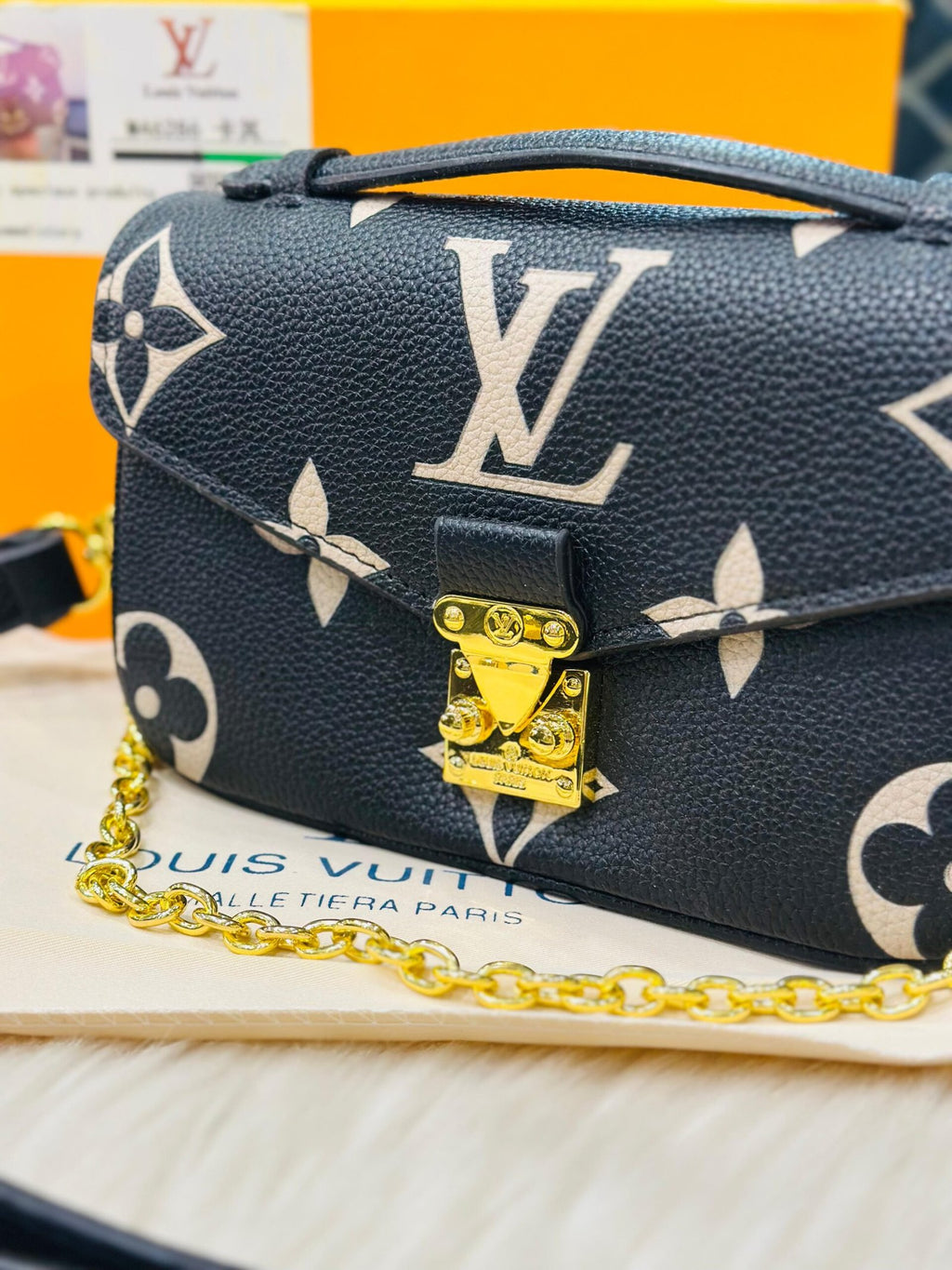 Louis Vuitton Empreinte Monogram Giant Pochette Metis Black -211