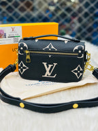 Louis Vuitton Empreinte Monogram Giant Pochette Metis Black -211