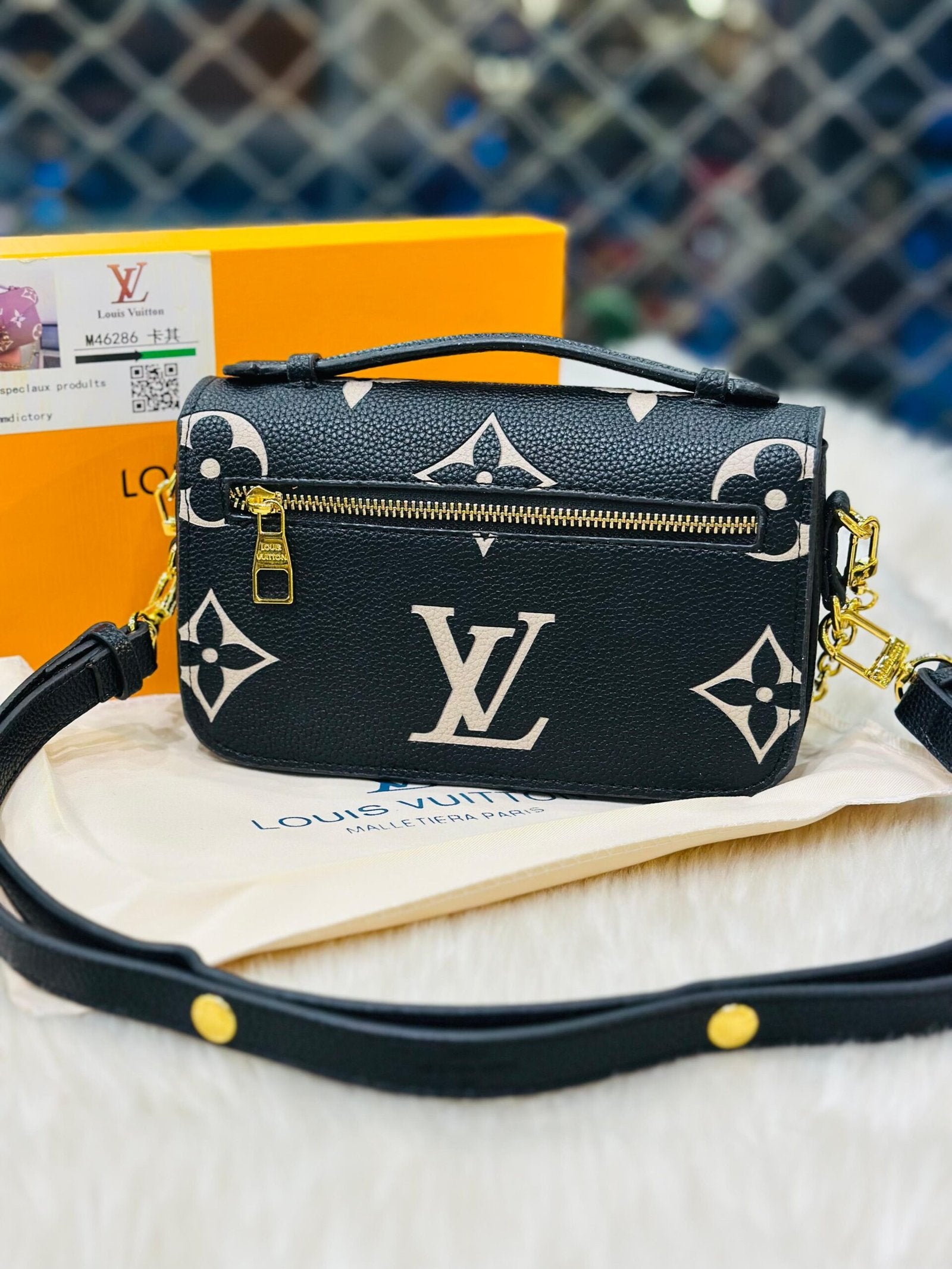 Louis Vuitton Empreinte Monogram Giant Pochette Metis Black -211