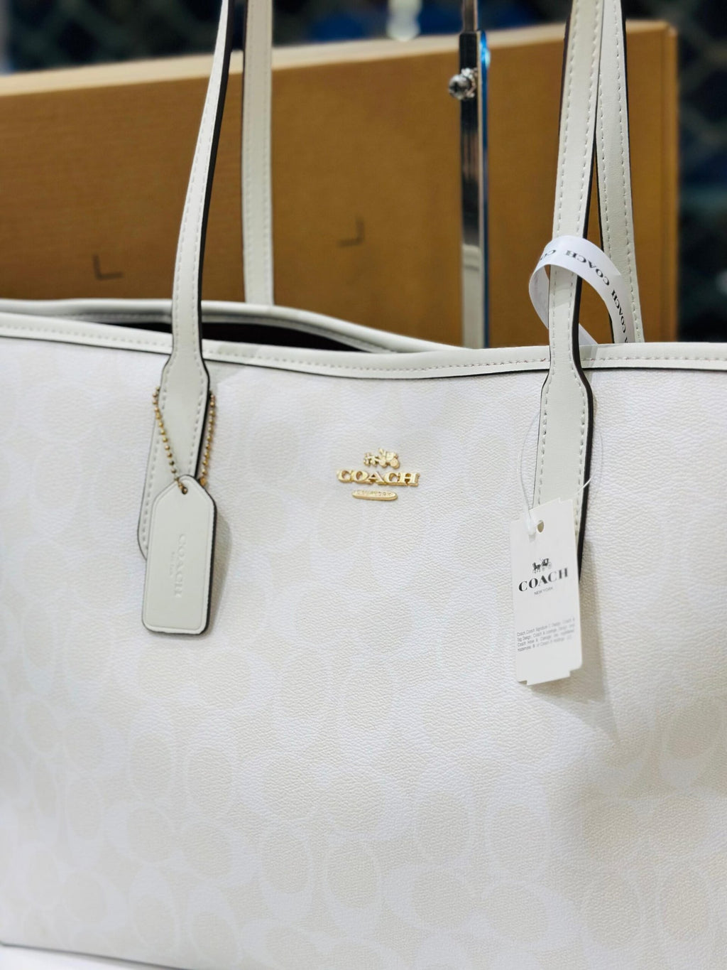 COACH CITY TOTE BAG IN SIGNATURE CANVAS -334