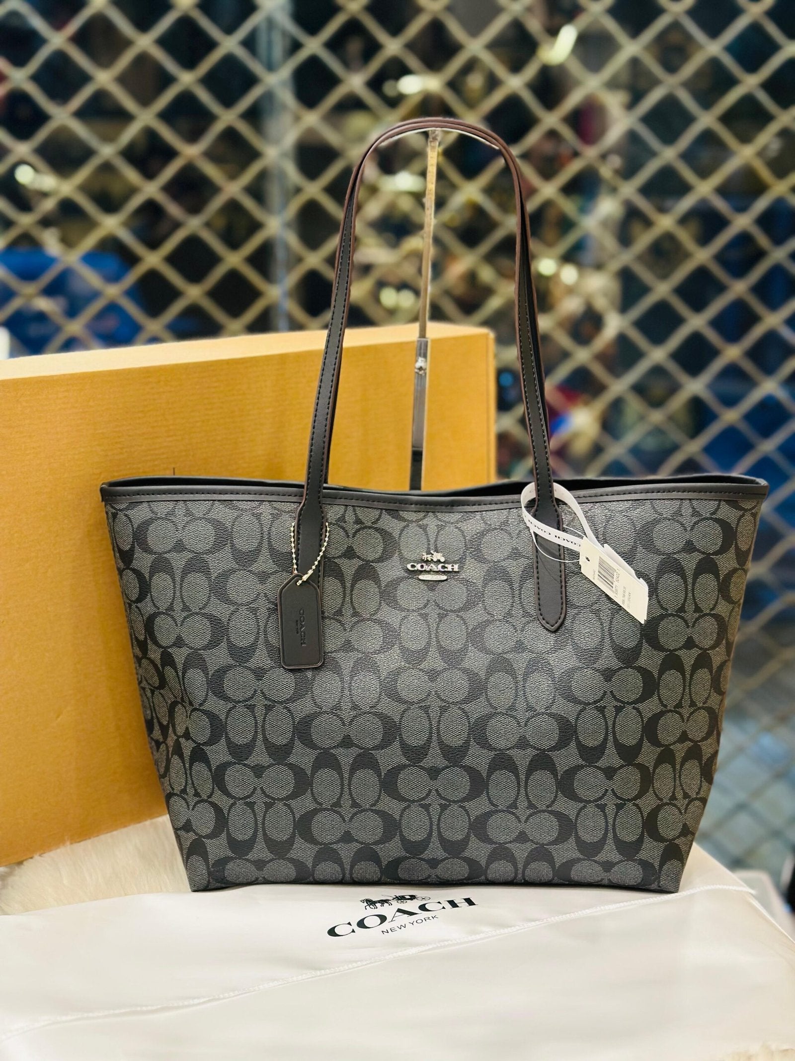 COACH CITY TOTE BAG IN SIGNATURE CANVAS -335