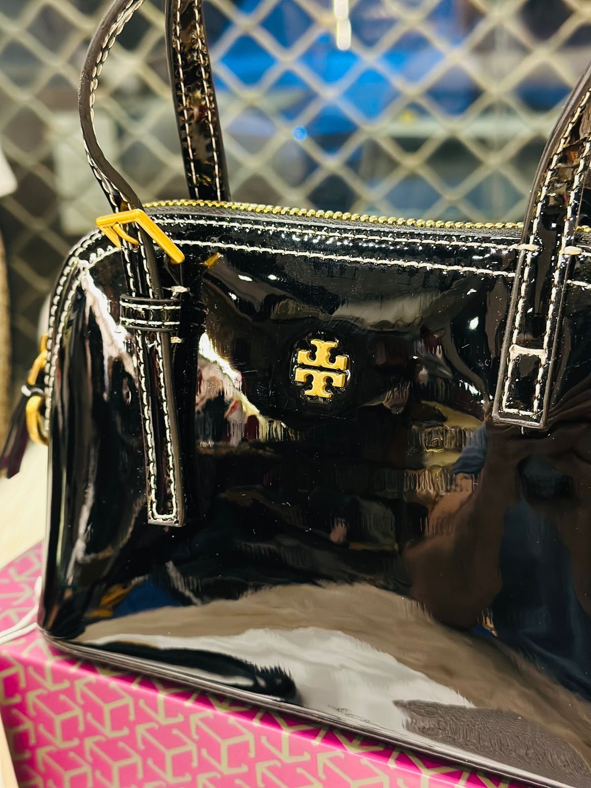 Tory Burch Emerson Series Zipper Hand Bag -375
