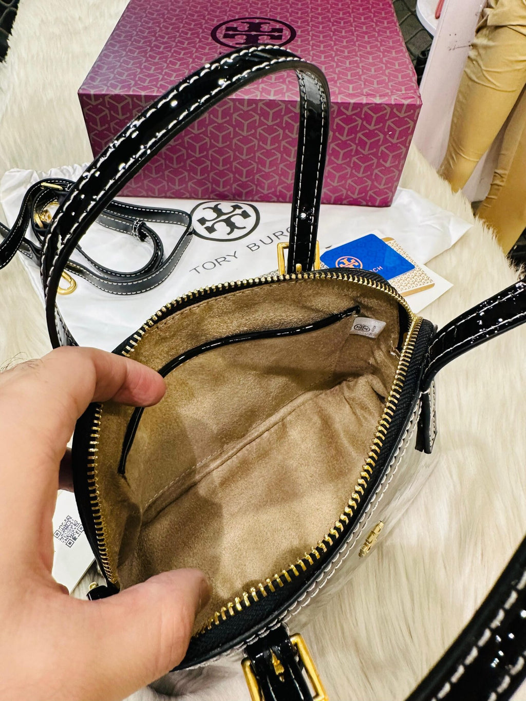Tory Burch Emerson Series Zipper Hand Bag -375