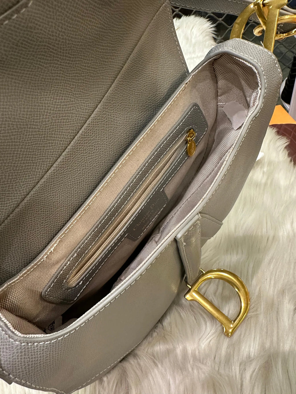 Christian Dior, Grey Saddle Handbag Leather Medium -402