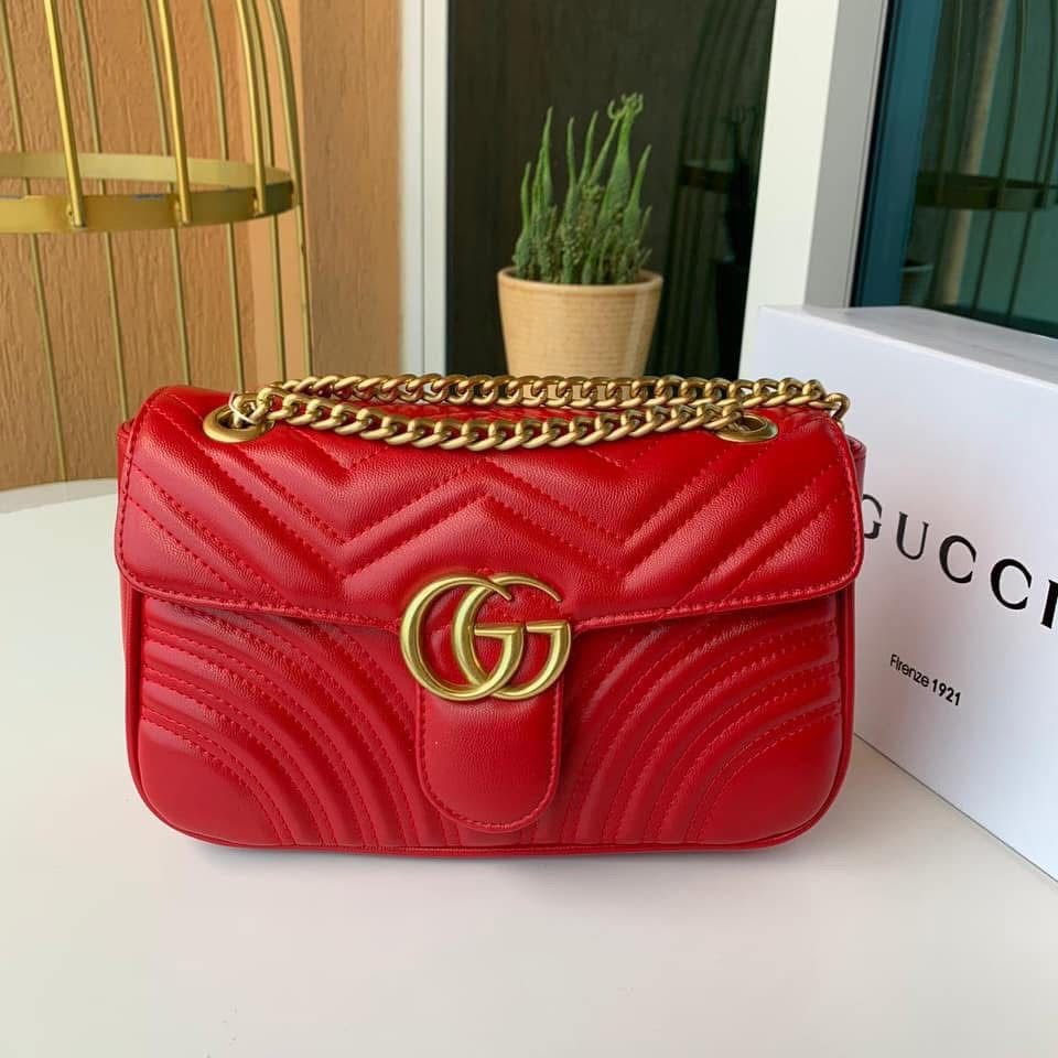 Gucci GG Marmont Shoulder Bag in Red -421