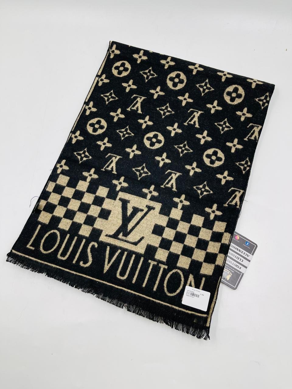 LV MEN SCARF -81
