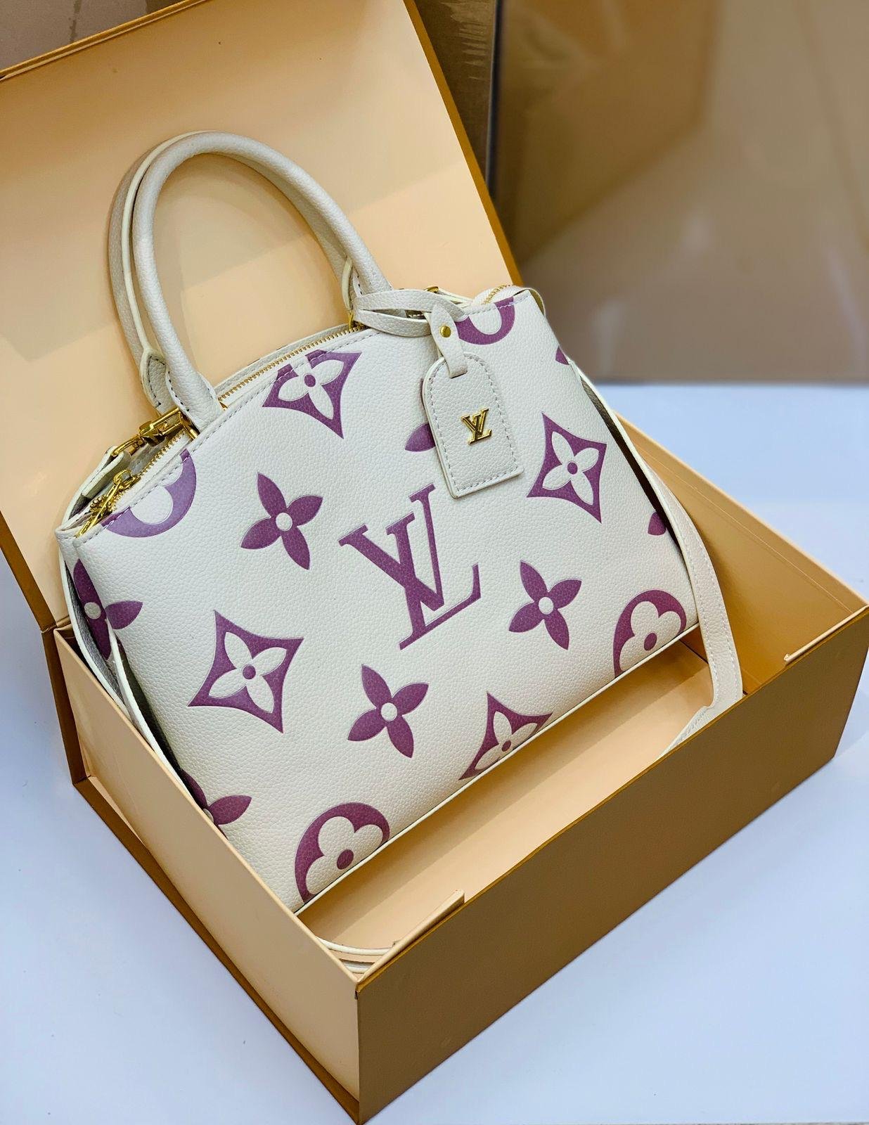 Louis Vuitton Petit Palais Bag 657