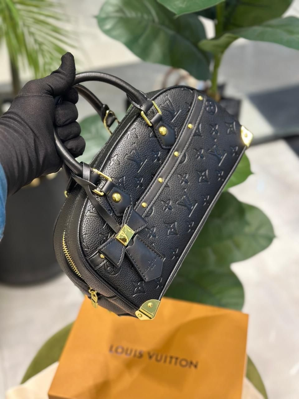 Louis Vuitton Bag 693