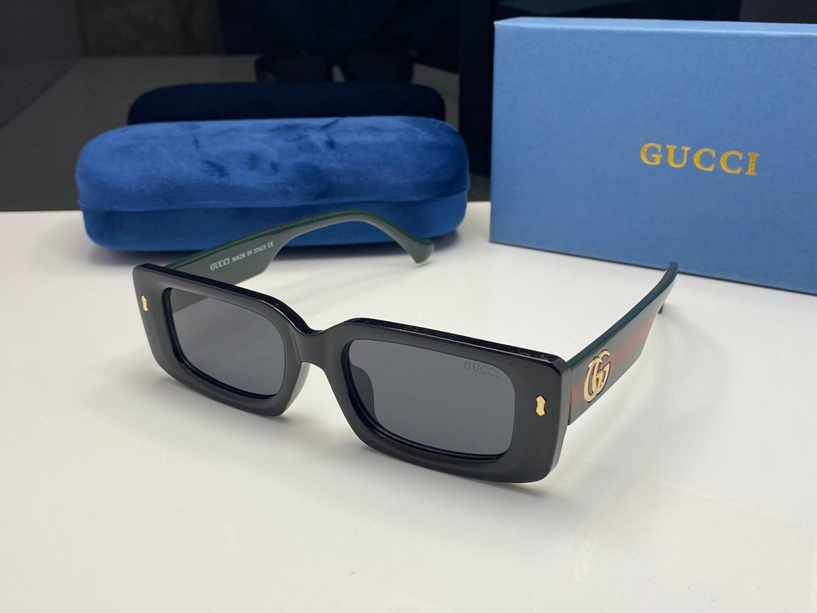 GLASSES 61