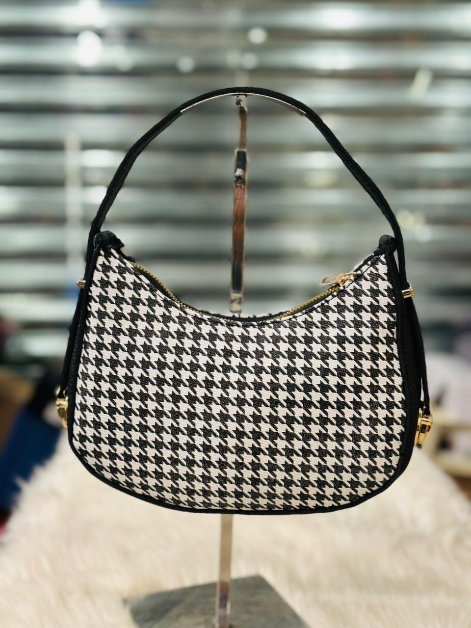 HANDBAG 22