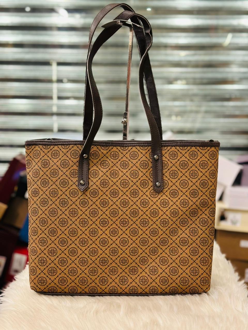 HANDBAG 35