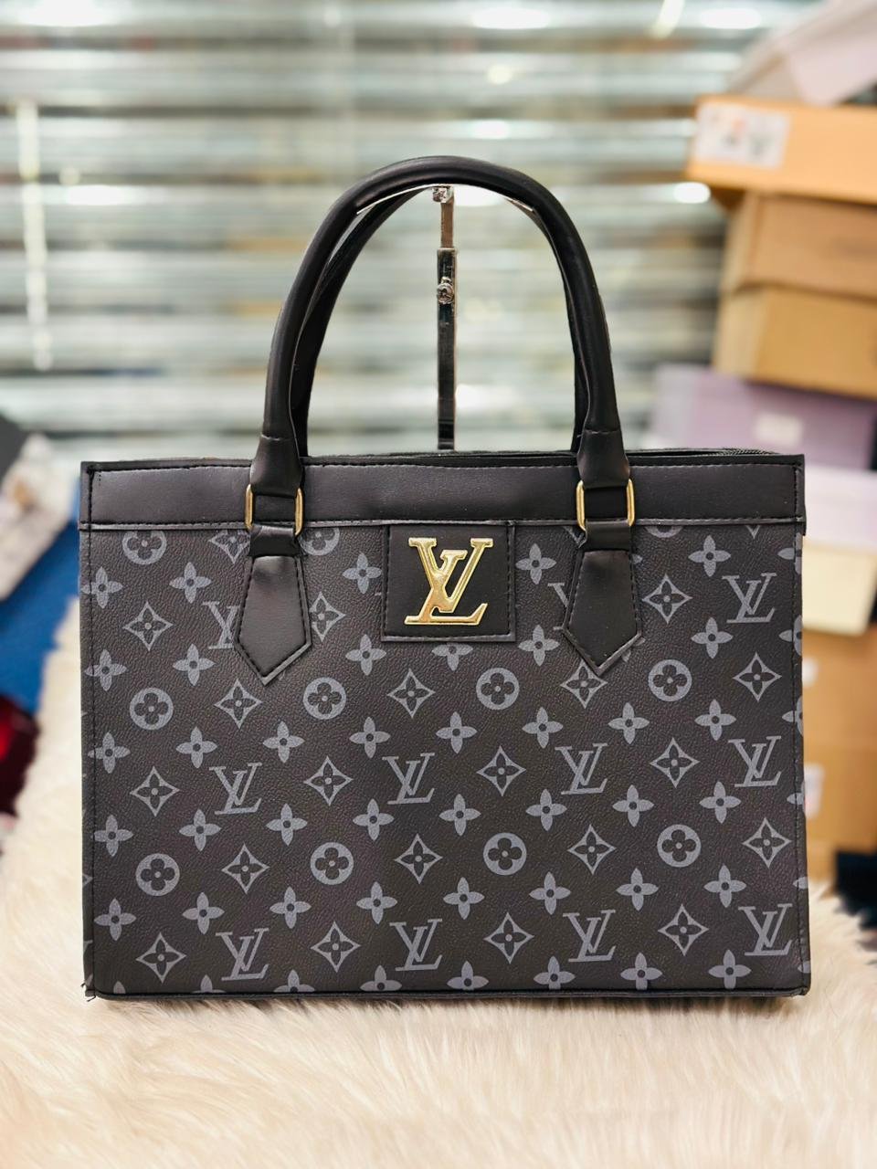 HANDBAG 36