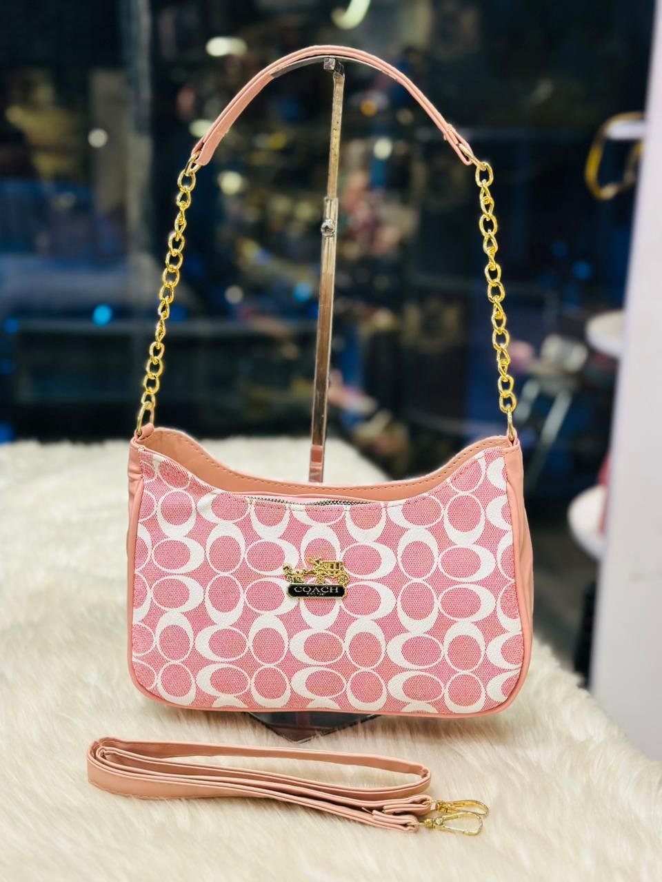 HANDBAG 64
