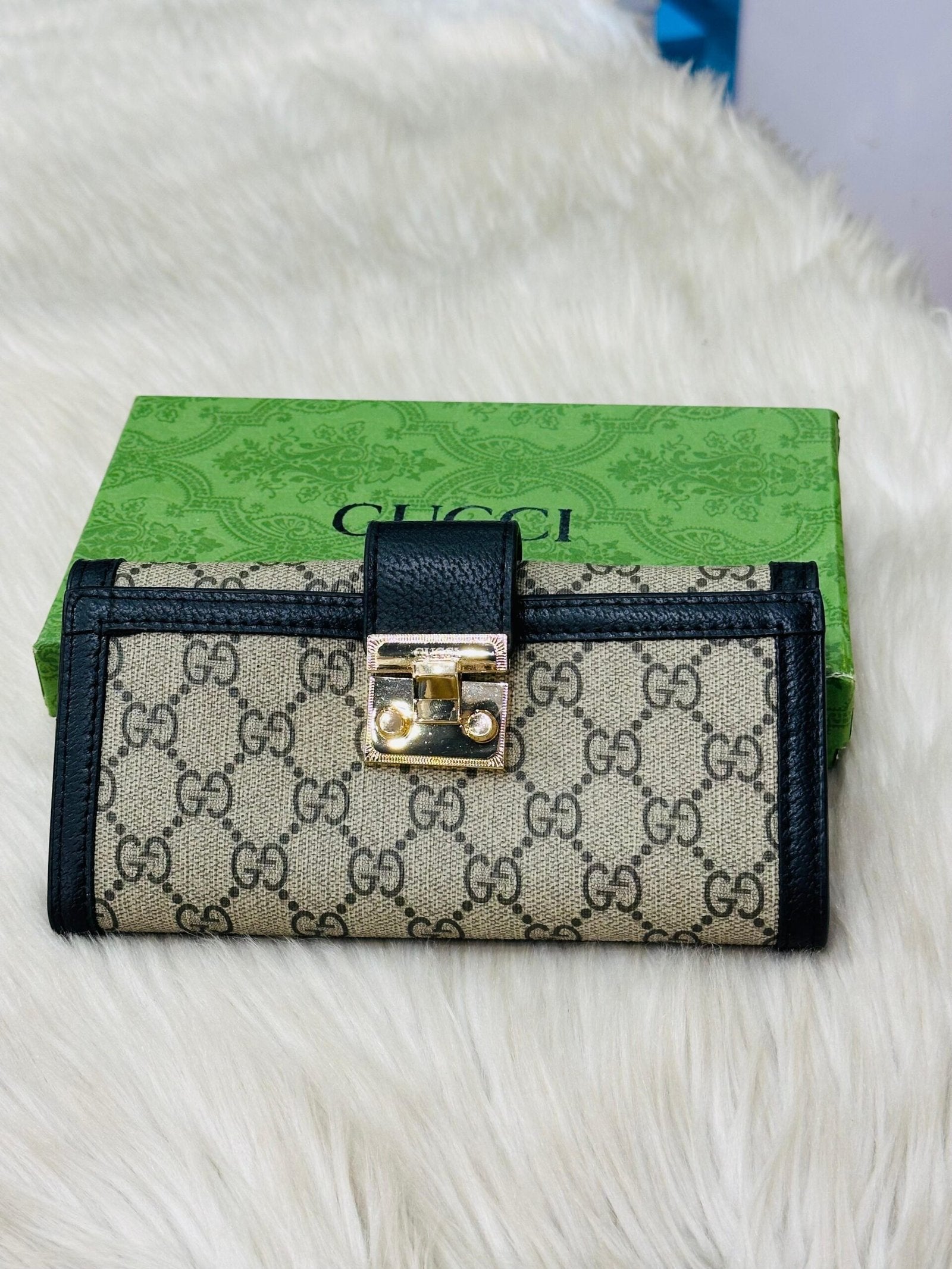 WALLET 82