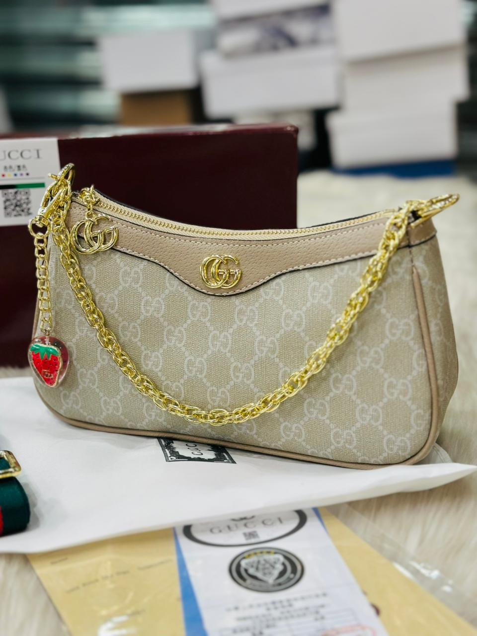 Gucci Ophidia Small Shoulder Bag in Beige