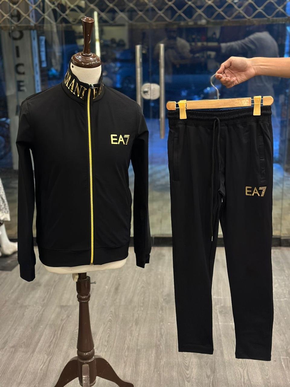 TRACK SUIT 139