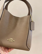 Coach Hadley Hobo 21 in Beige