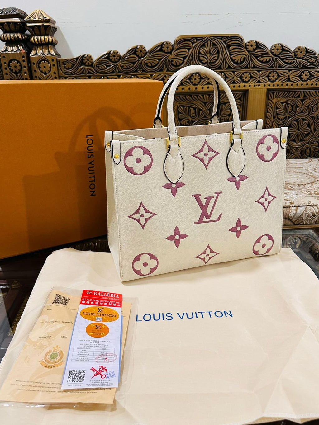Louis Vuitton OnTheGo MM Tote Bag in Cream