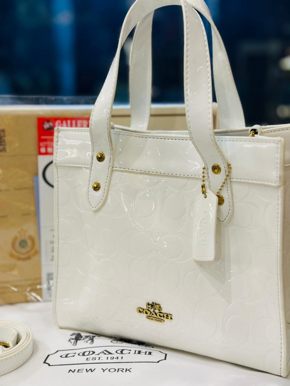 Coach Field Tote 22 Bag in White Leather
