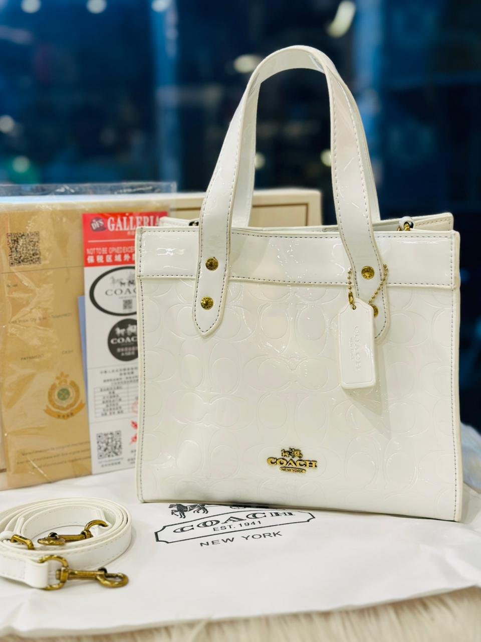 Coach Field Tote 22 Bag in White Leather