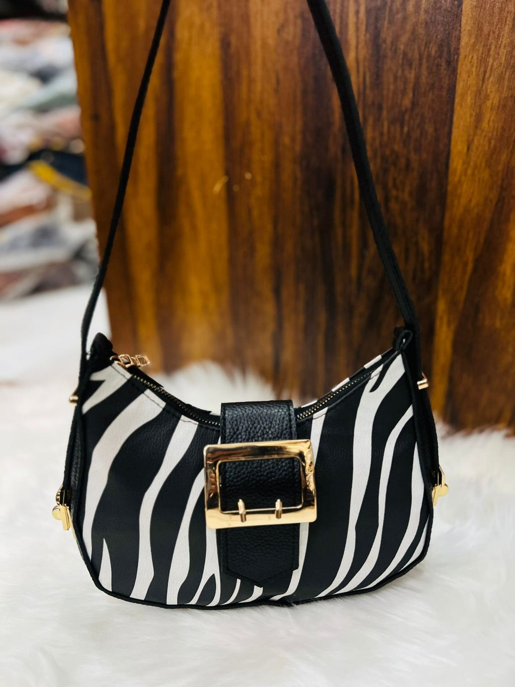 HANDBAG 68