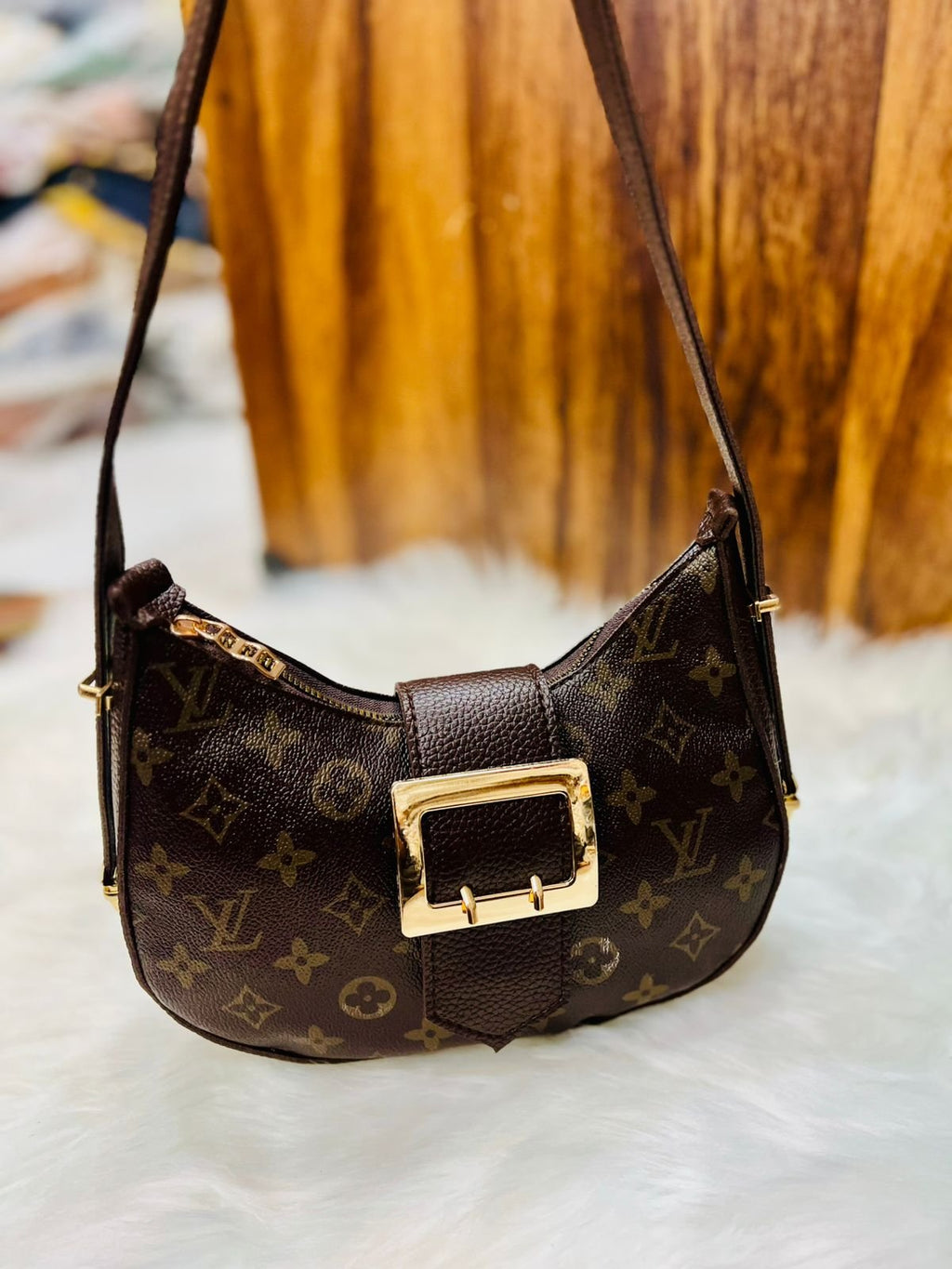 HANDBAG 69