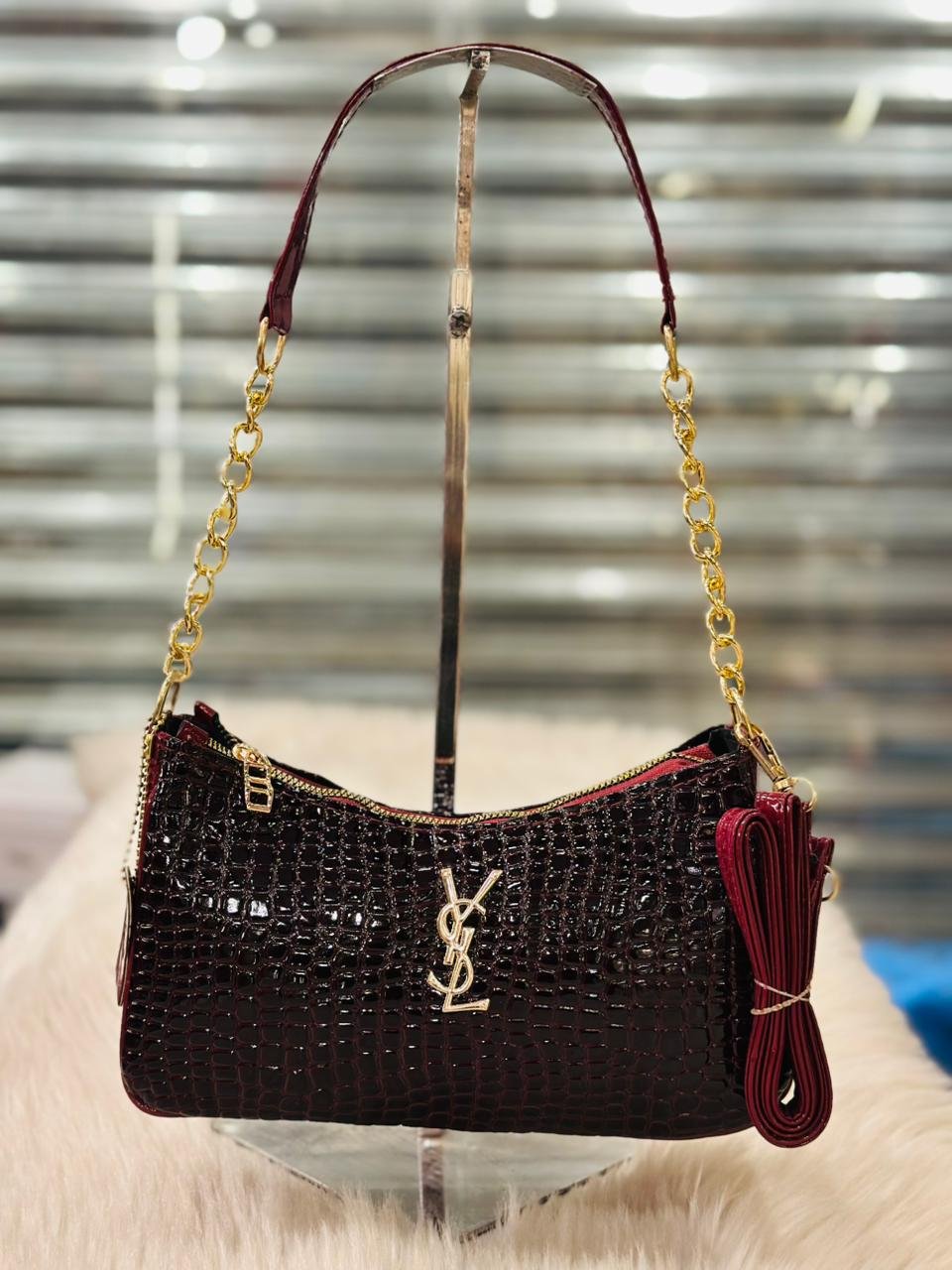 HANDBAG 74