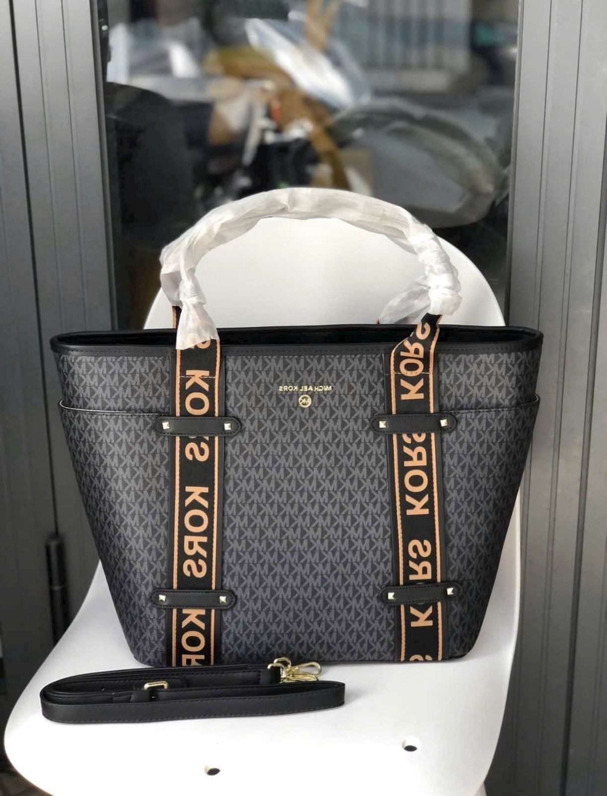 Michael Kors Large Tote Bag in Black