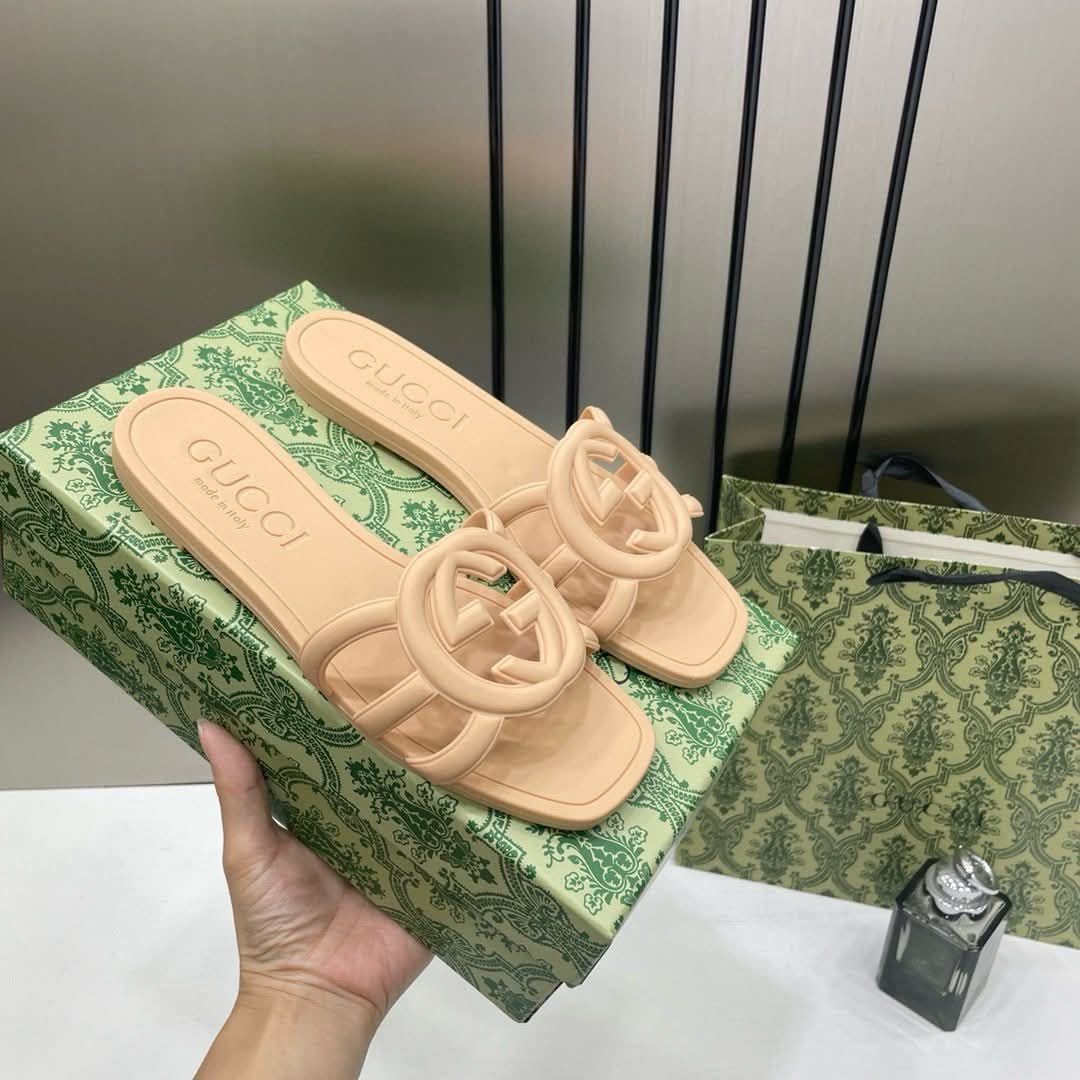 FEMALE SLIDES-002
