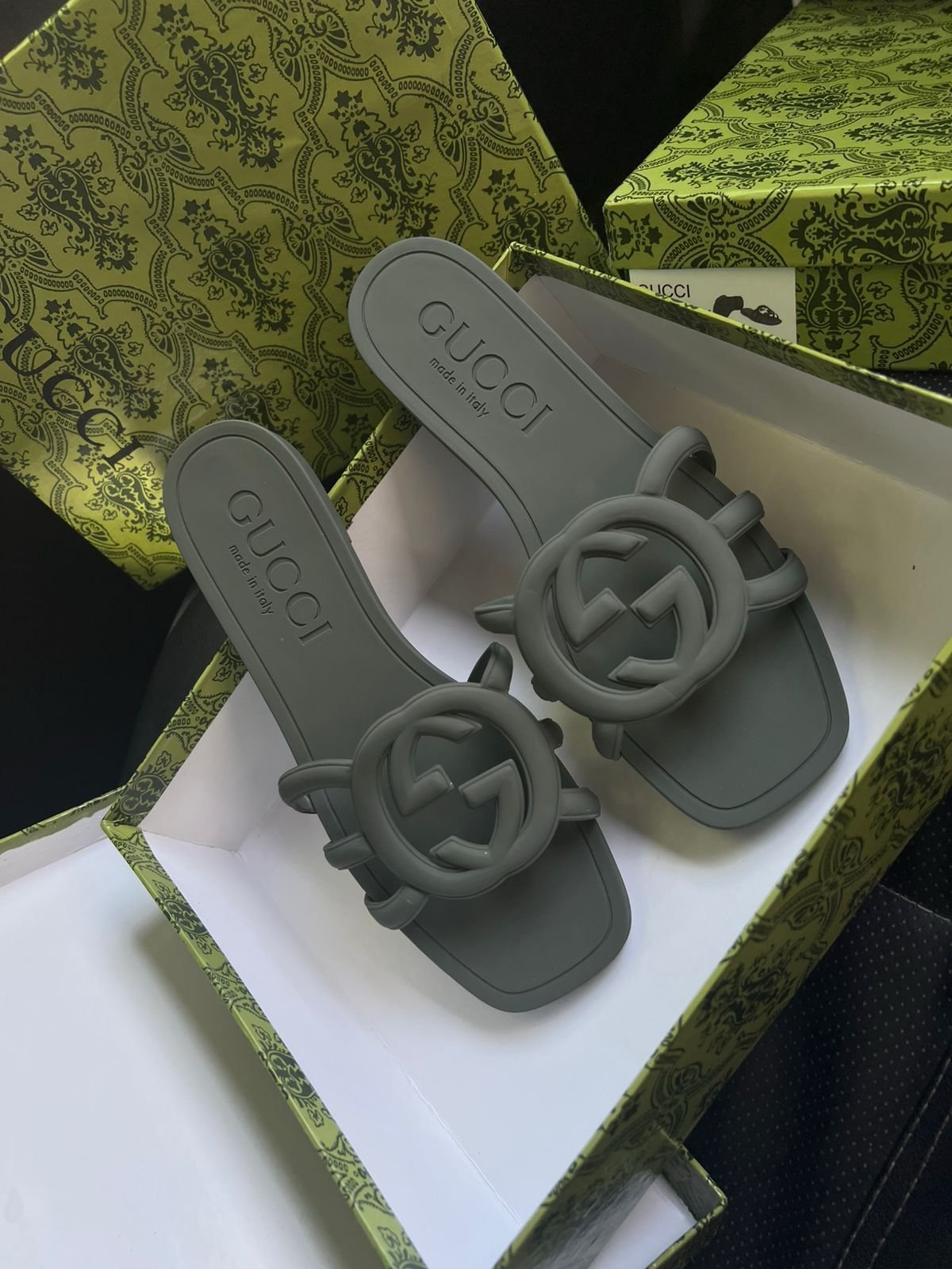FEMALE SLIDES-003