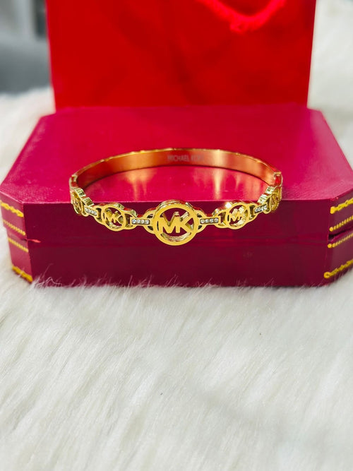 BANGLE -82