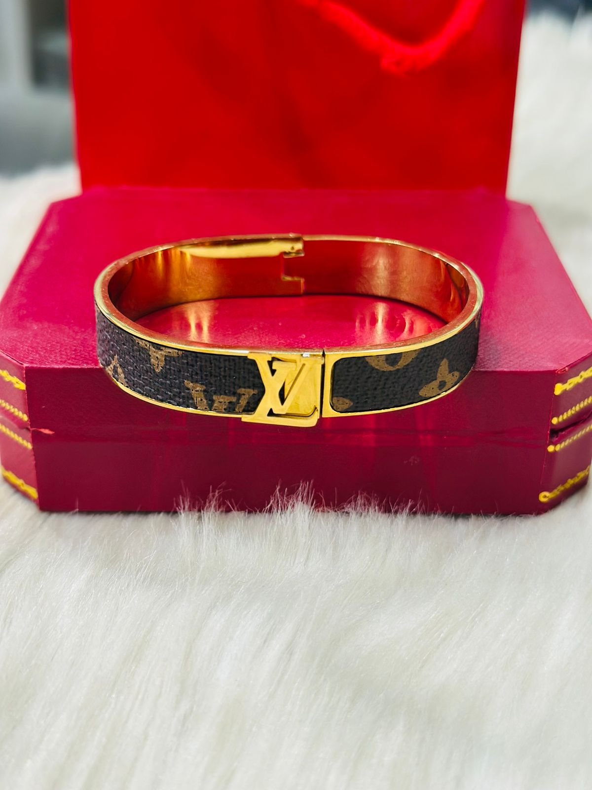 BANGLE -76