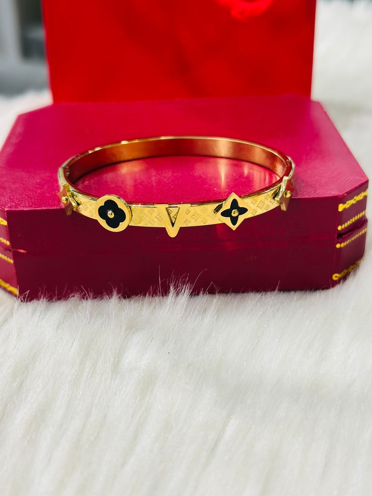 BANGLE -32