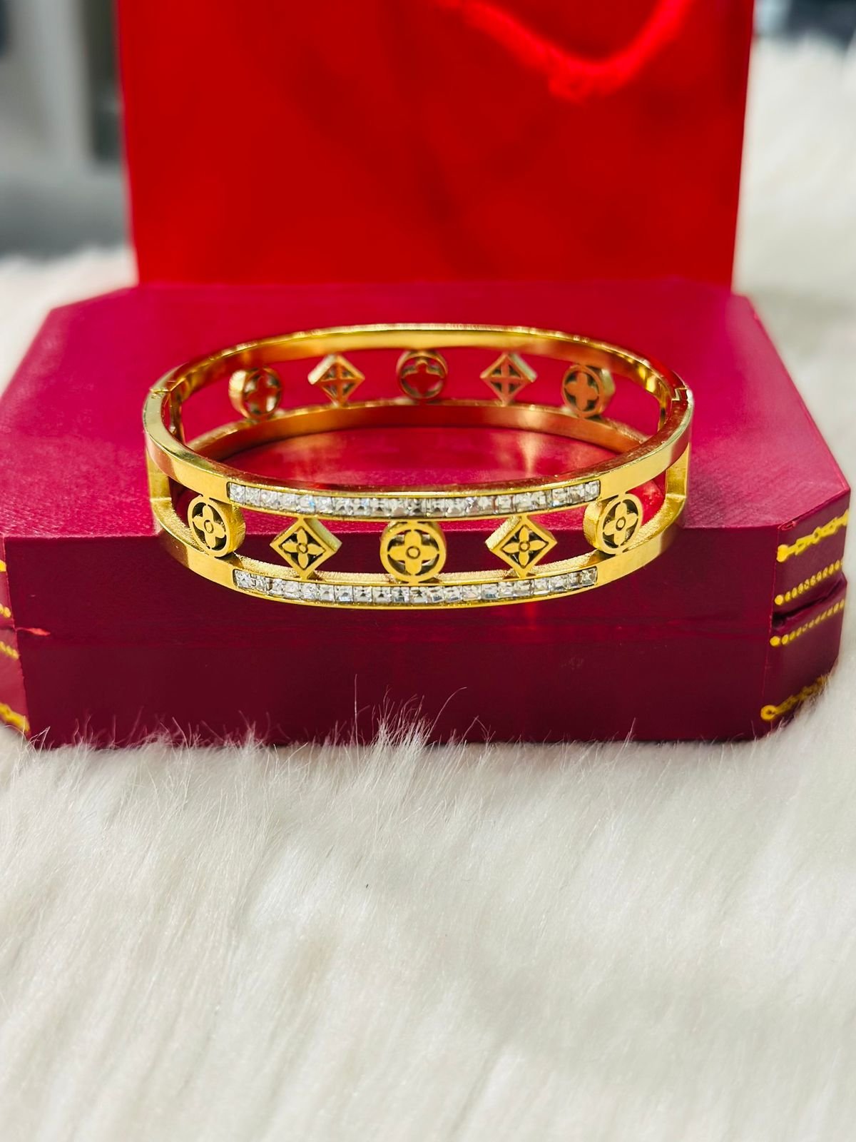 BANGLE -33