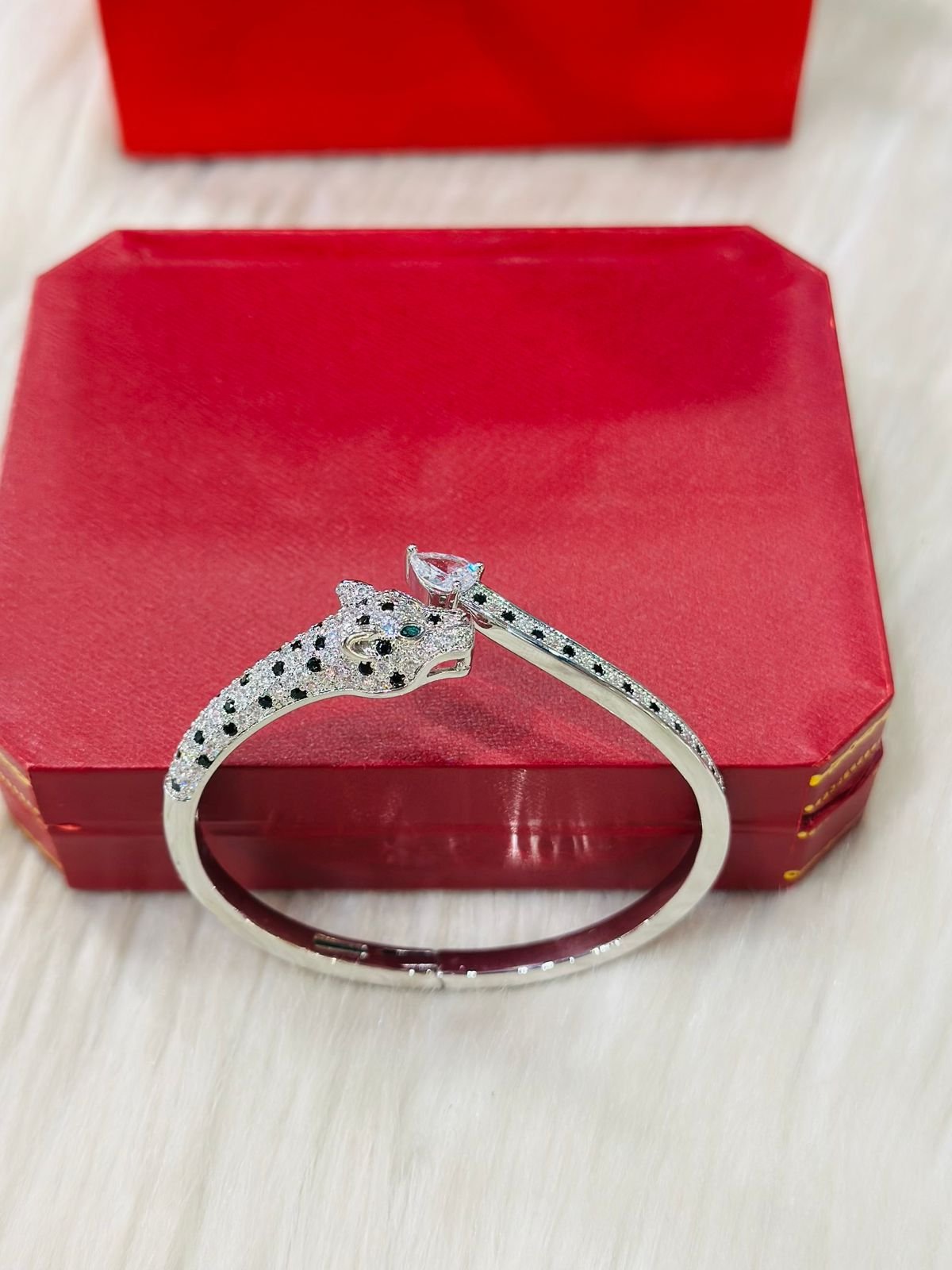 BANGLE -18