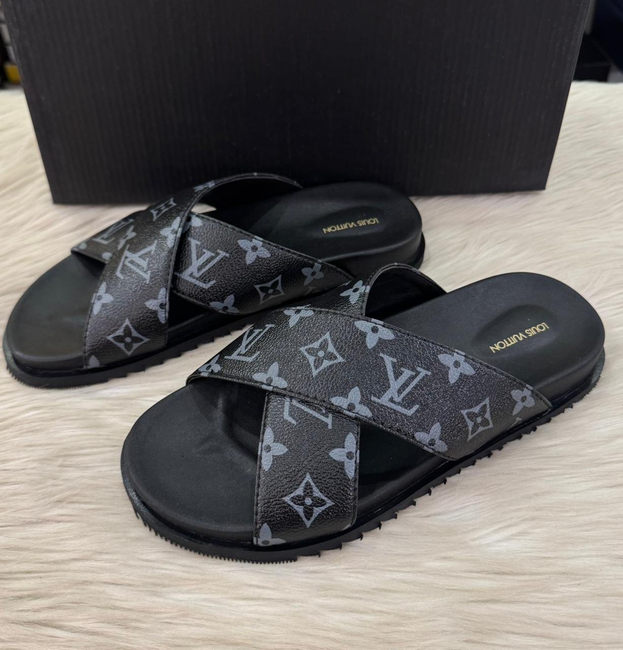 MEN SLIDE -002