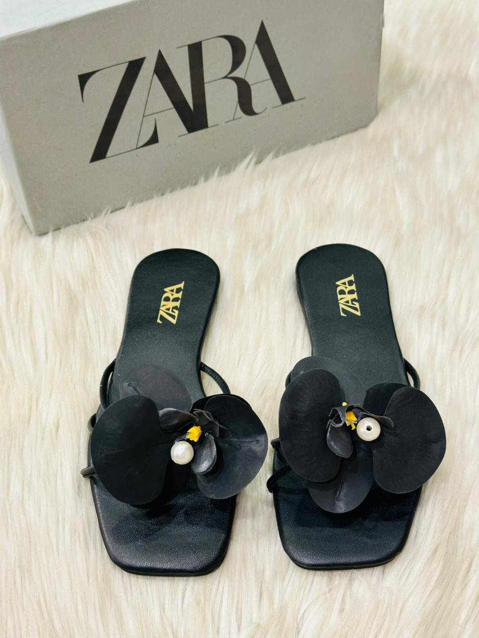 ZARA FLATS -002
