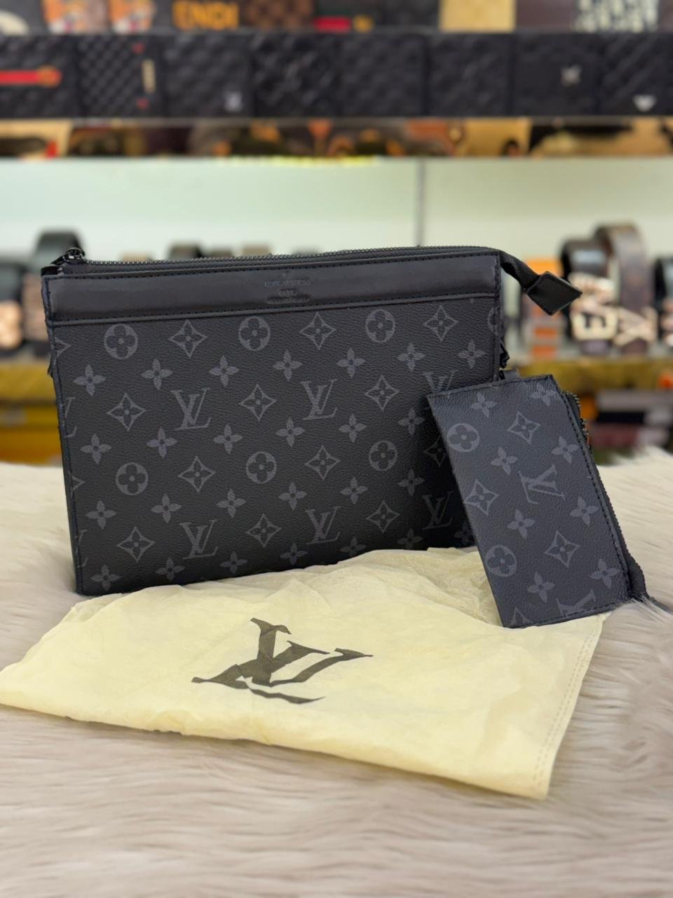 HAND POUCH -008