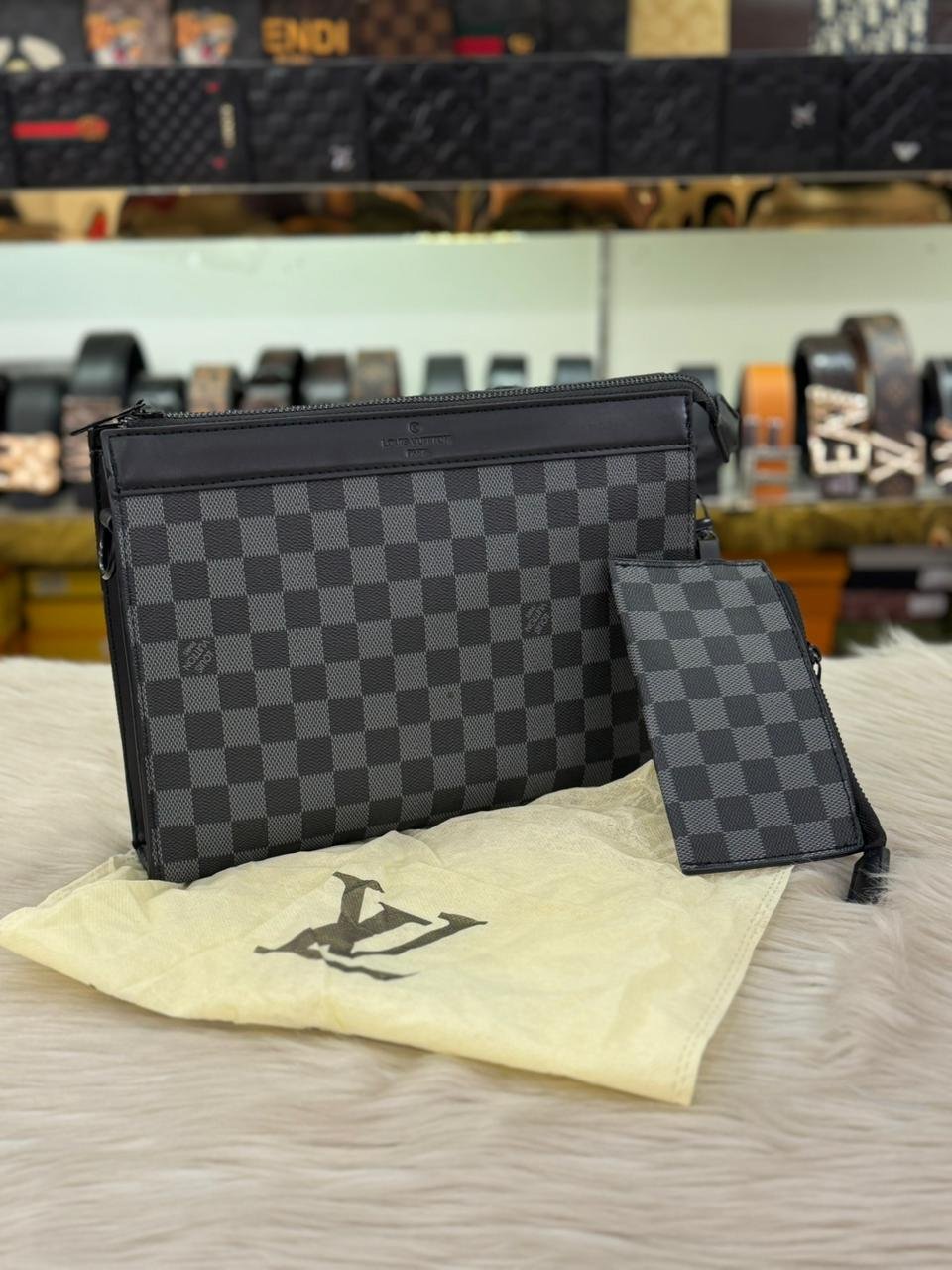 HAND POUCH -009