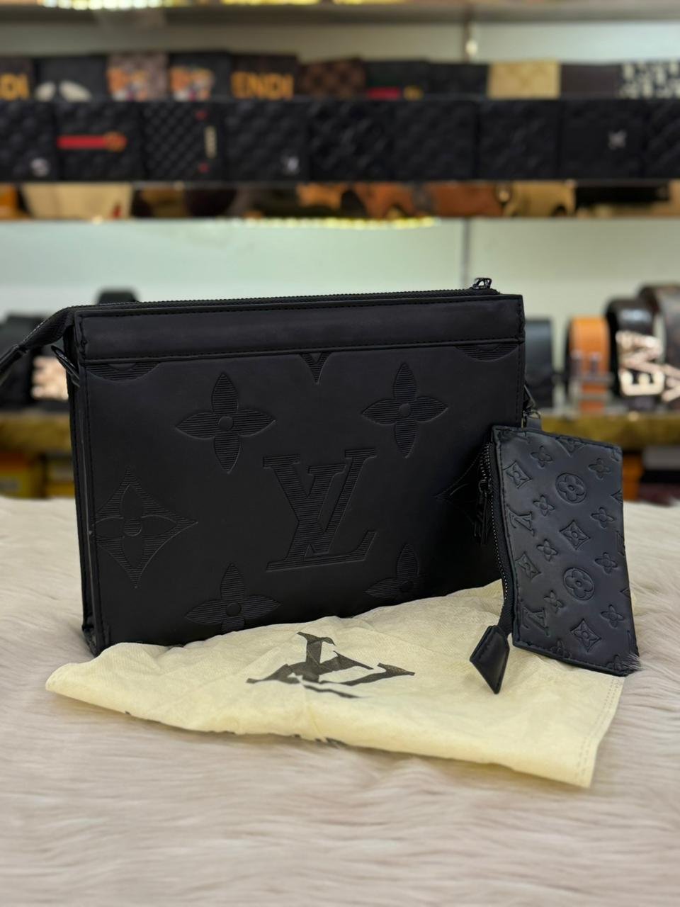 HAND POUCH -013