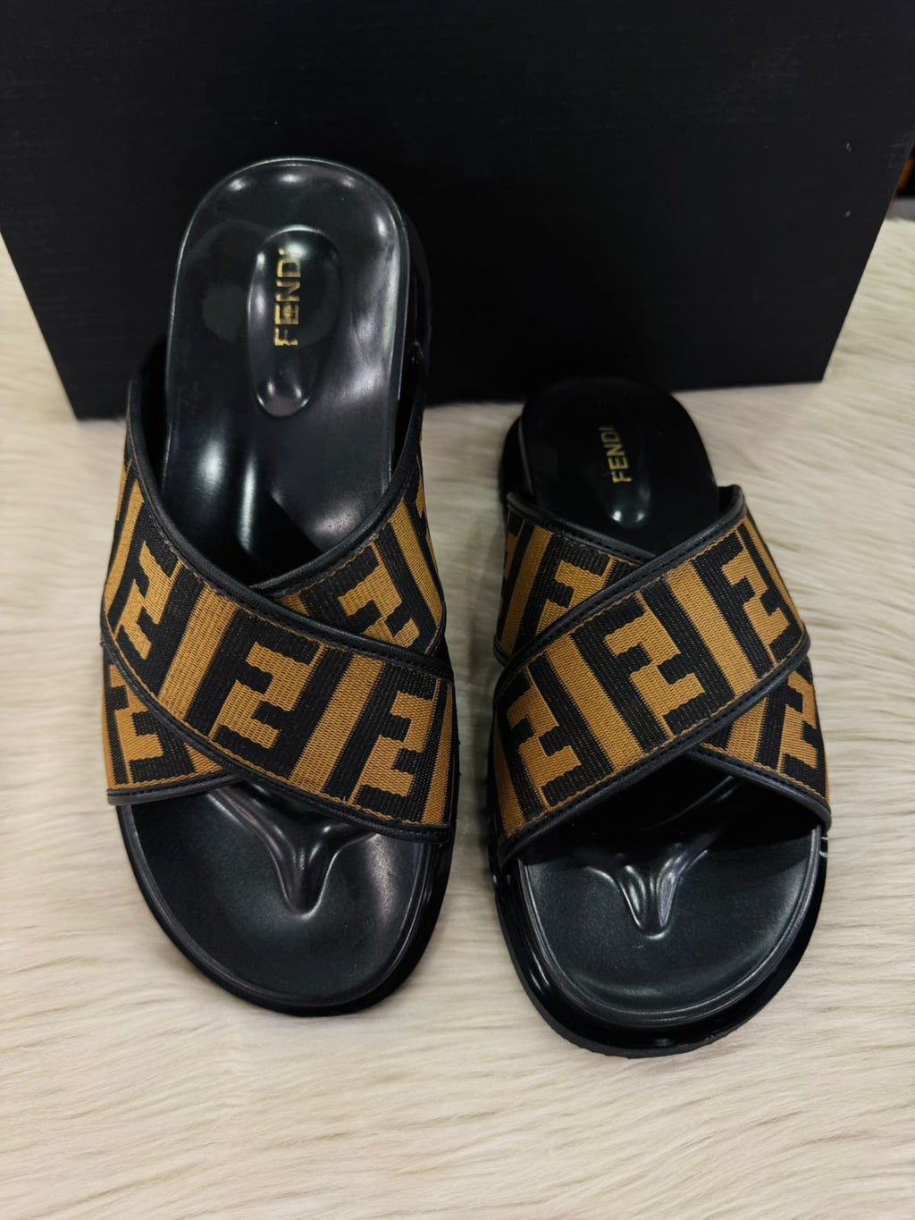 MEN SLIDES -014