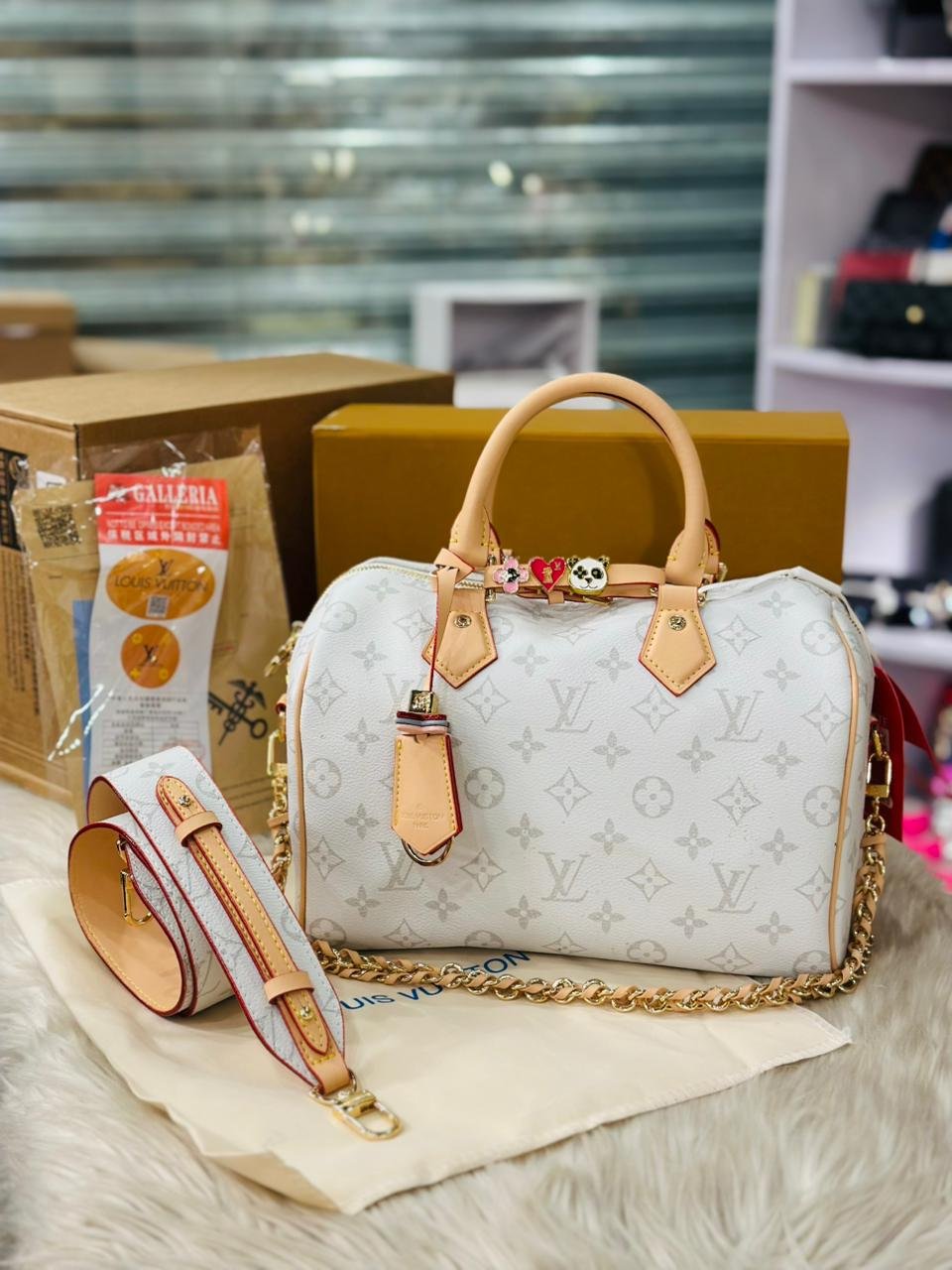 Louis Vuitton Speedy Handbag in White