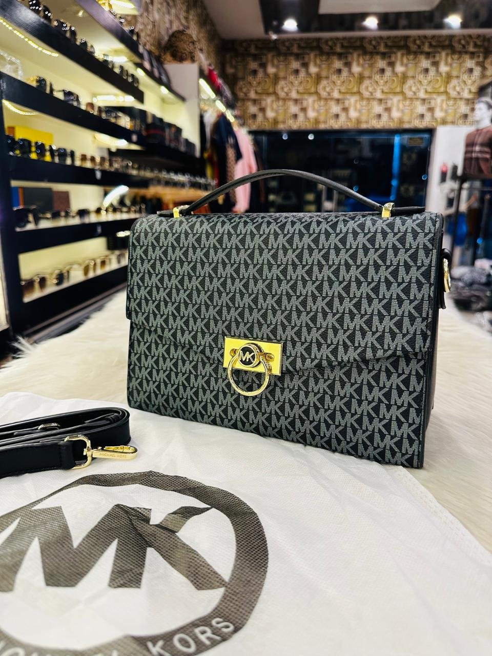 Michael Kors Hendrix Leather Bag in Black