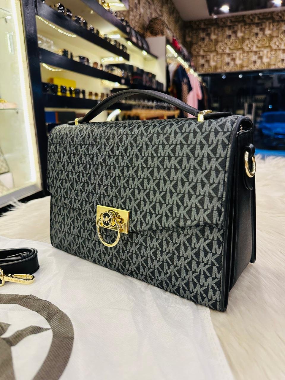 Michael Kors Hendrix Leather Bag in Black