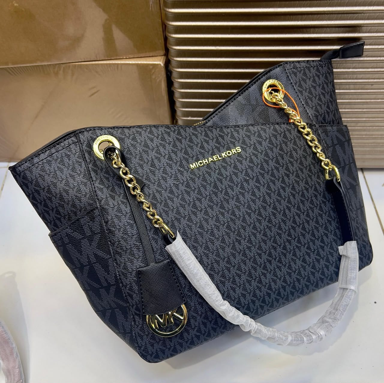 Michael Kors Jet Set Tote Bag in Black